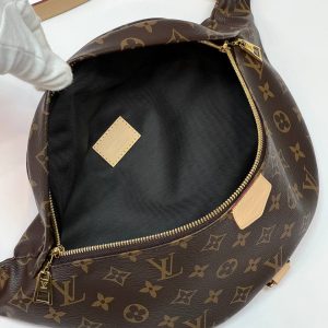 Сумка на пояс Louis Vuitton Bumbag