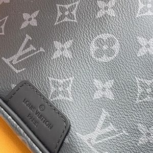 Сумка на пояс Louis Vuitton Discovery