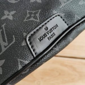 Сумка на пояс Louis Vuitton Discovery