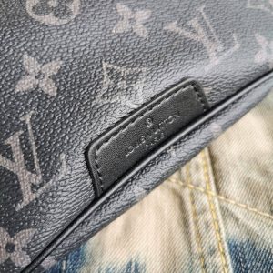 Сумка на пояс Louis Vuitton Discovery