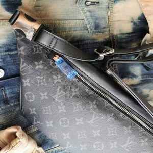 Сумка на пояс Louis Vuitton Discovery