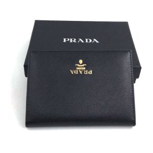 Обложка на паспорт Prada