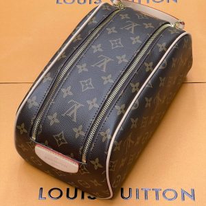 Косметичка Louis Vuitton Dopp Kit