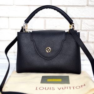 Сумка Louis Vuitton Capucines