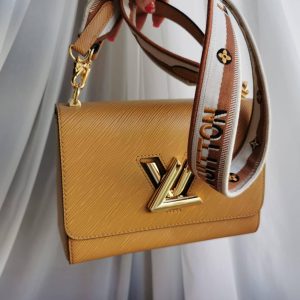 Сумка Louis Vuitton Twist MM