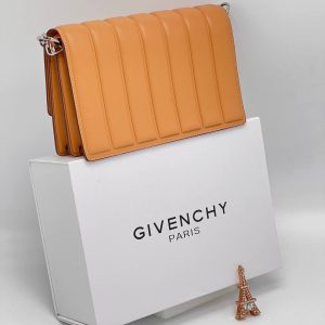 Сумка Givenchy 4g medium на цепочке