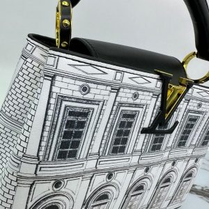 Сумка Louis Vuitton Capucines